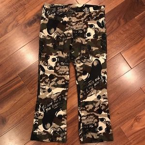 GRAFFITI CAMO Kick Flare, Cropped, Sharagano Paris